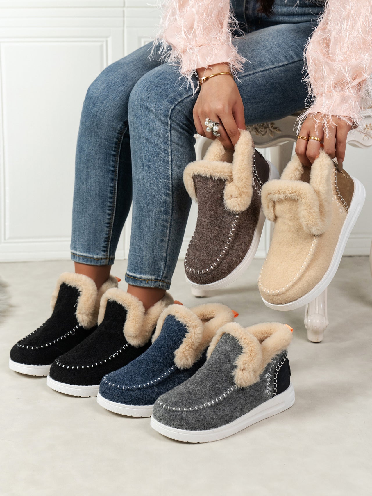 Zapatillas planas de ante peludo con punta redonda