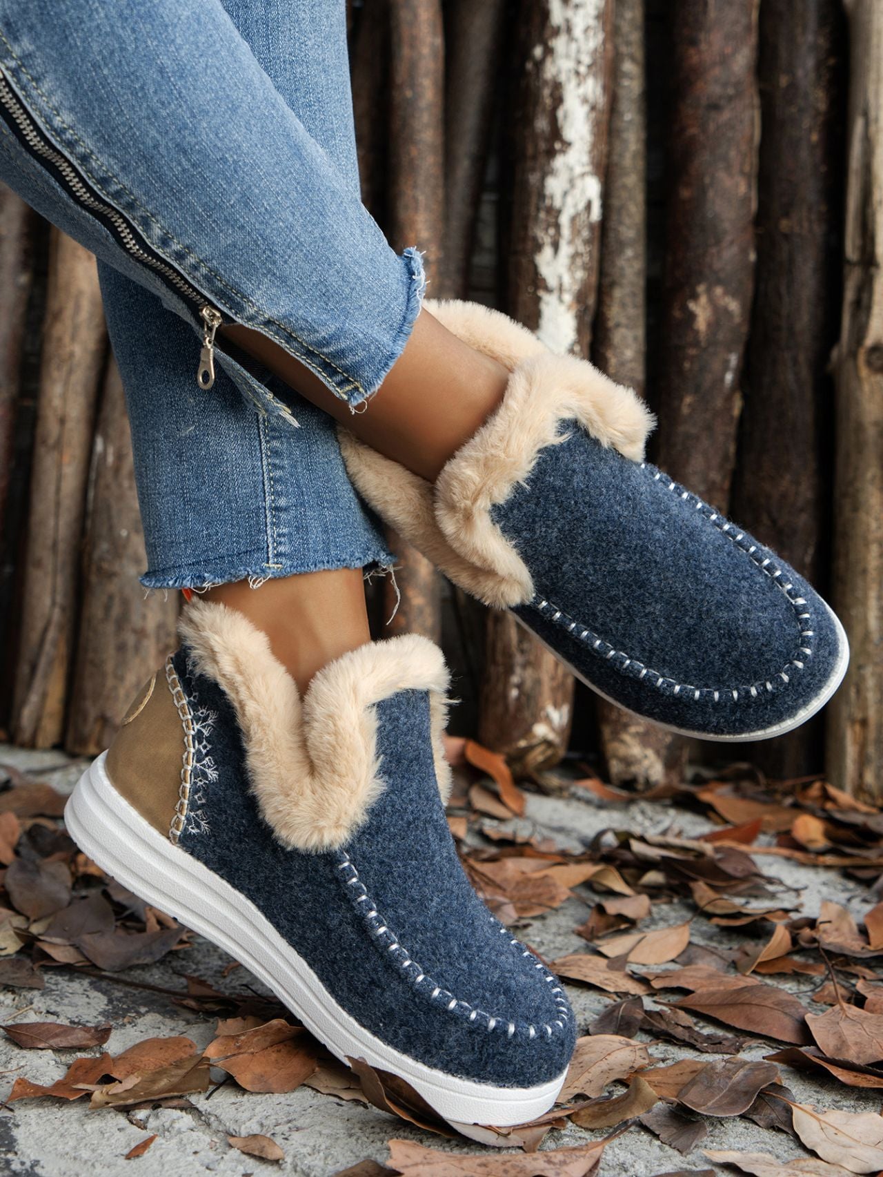 Zapatillas planas de ante peludo con punta redonda