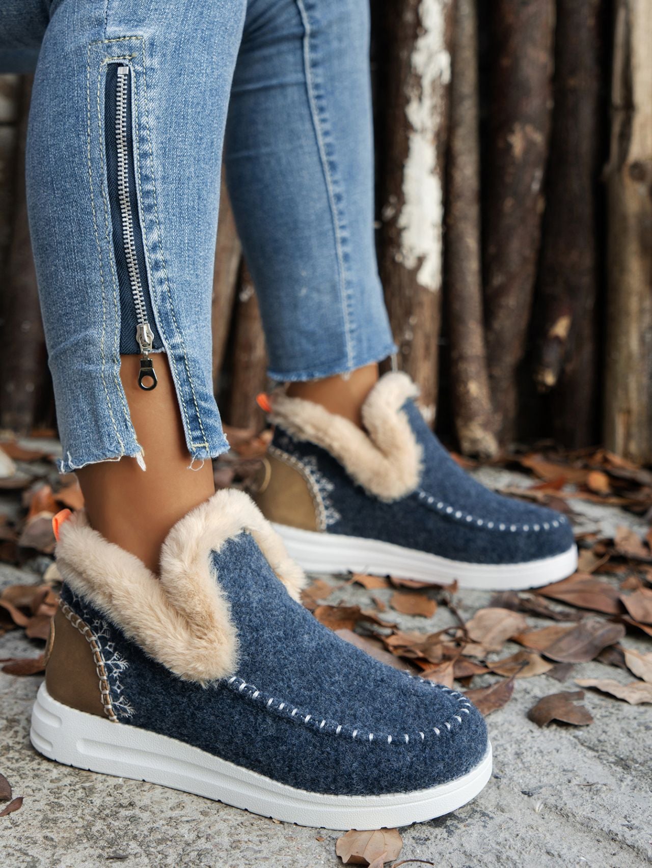 Zapatillas planas de ante peludo con punta redonda