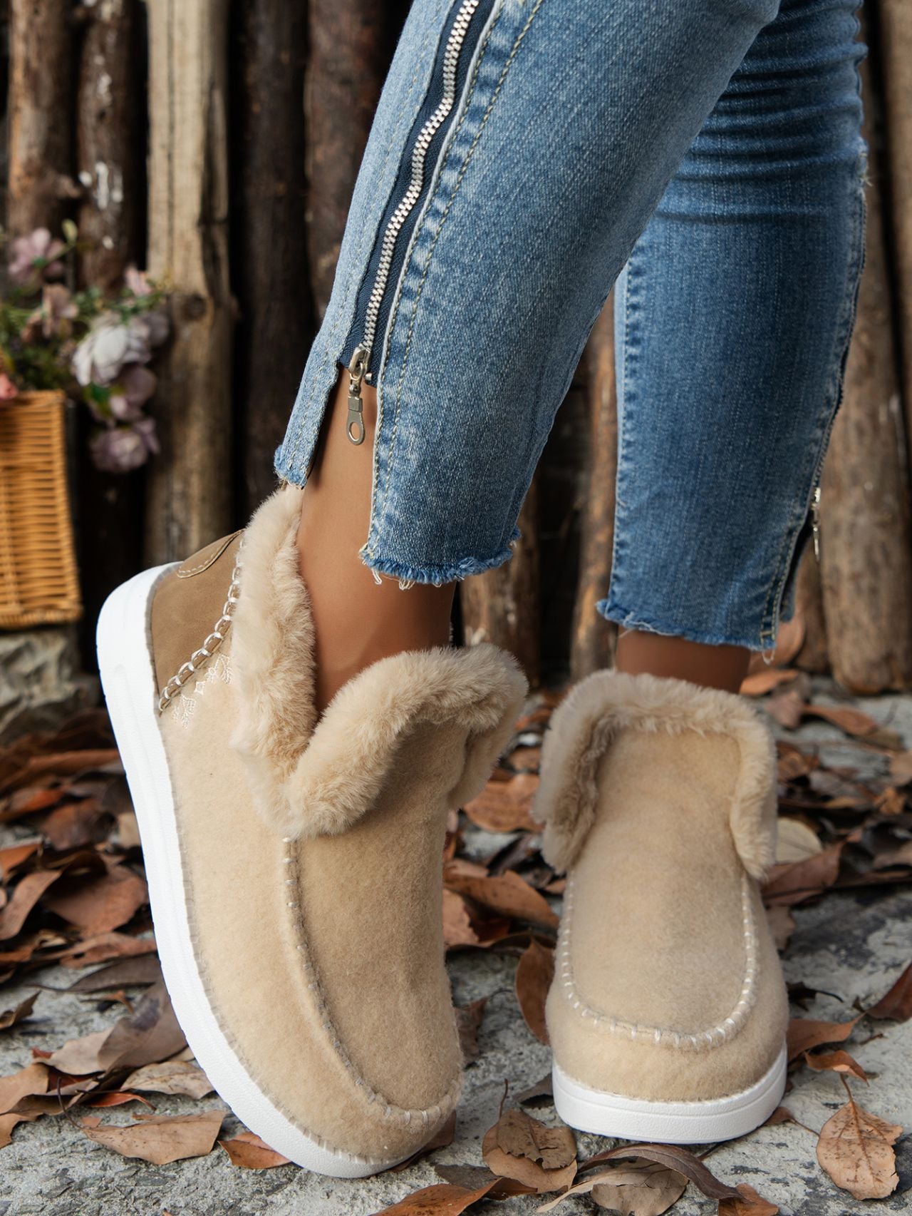 Zapatillas planas de ante peludo con punta redonda