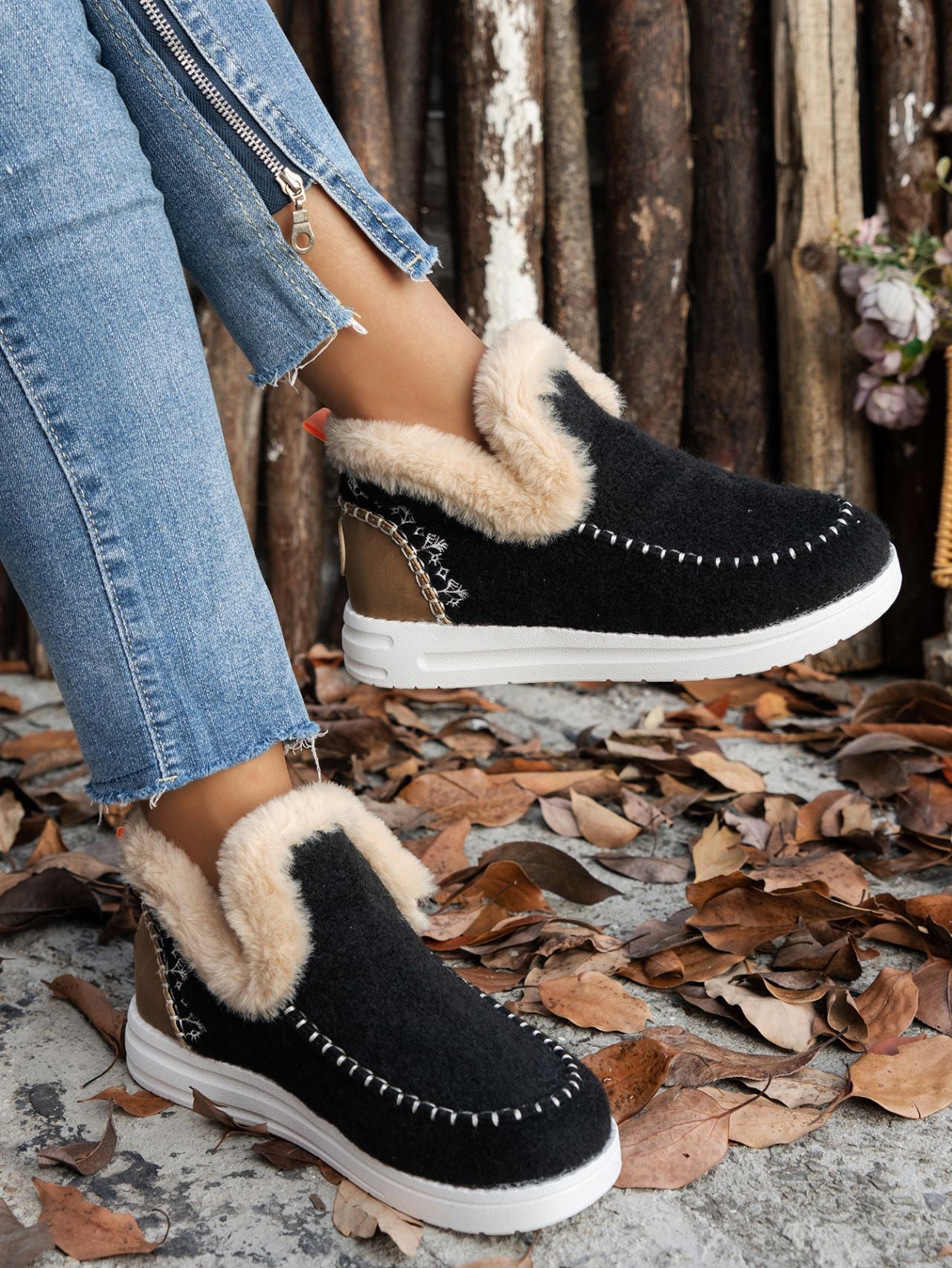 Zapatillas planas de ante peludo con punta redonda